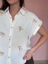 Load image into Gallery viewer, floral embroidered cotton button down