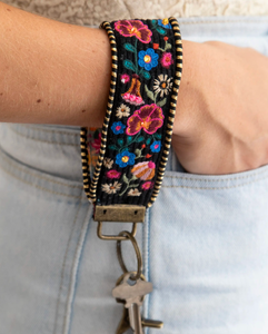 natural life embroidered key chain - black