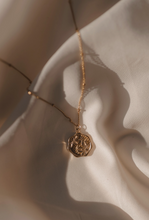 Load image into Gallery viewer, a worshipping people necklace