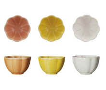 Load image into Gallery viewer, flower shaped stoneware bowl | 3 colors