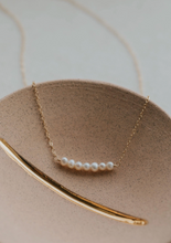 Load image into Gallery viewer, hello adorn 7 pearl linked necklace