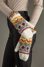 Load image into Gallery viewer, ivory, red + gold mittens