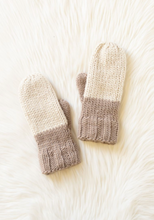 Load image into Gallery viewer, cream + taupe chunky knit mittens