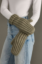 Load image into Gallery viewer, sage chunky knit mittens
