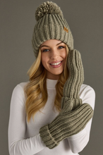 Load image into Gallery viewer, sage chunky knit mittens