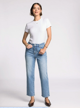 Load image into Gallery viewer, vintage sky straight leg jeans