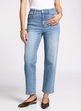 Load image into Gallery viewer, vintage sky straight leg jeans