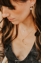 Load image into Gallery viewer, hello adorn cove pendant necklace