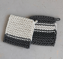 Load image into Gallery viewer, crochet color block pot holder | 2 styles