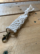 Load image into Gallery viewer, macrame keychain | 8 colors