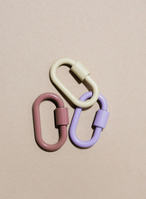 Load image into Gallery viewer, NAT + NOOR mini lock keychain in petals