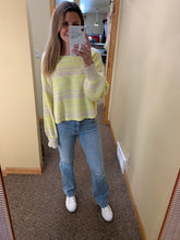 Load image into Gallery viewer, light wash midrise bootcut