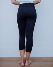 Load image into Gallery viewer, buttery-soft capri leggings | new colors added